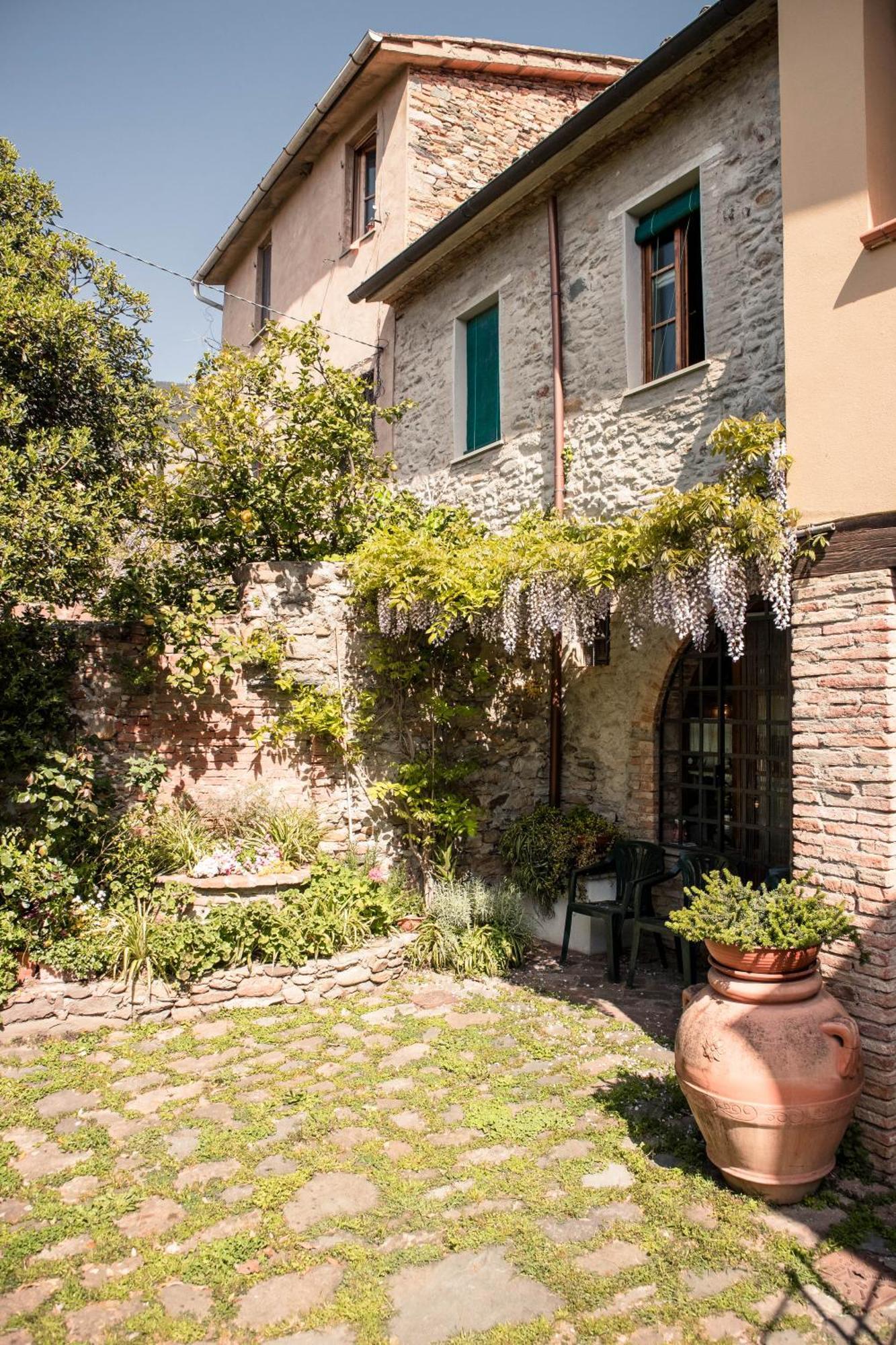 Social Garden - Sharing Room Calci Exterior photo